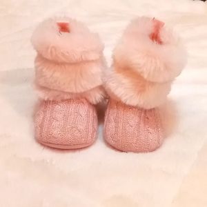 💗 Little pink booties